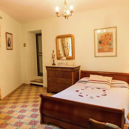 Ferienhaus Attractive With Swimming Pool *